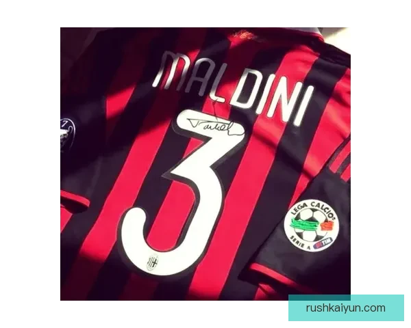 马尔蒂尼技术分析：揭示足球防守艺术的秘密，值得关注防守的科学与美学。