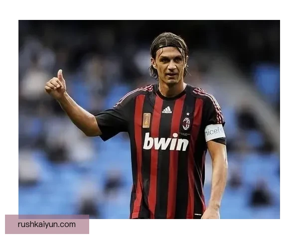 马尔蒂尼防守站位始终保持稳定，展现出优秀的防守意识与技术能力